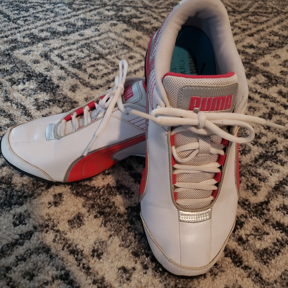 Women's Puma Sneakers